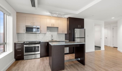 99 Kneeland St, Apt 807