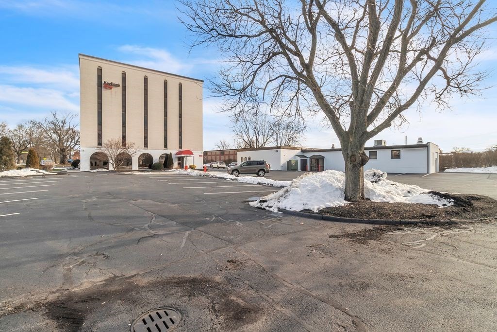 225 Park Ave Unit 2, West Springfield, MA 01089 - Image 2