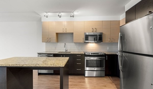 99 Kneeland St, Apt 2104