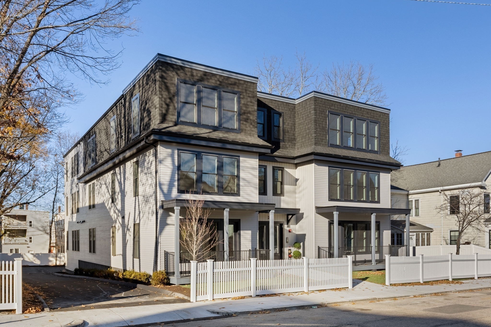 dorchester - #73342905