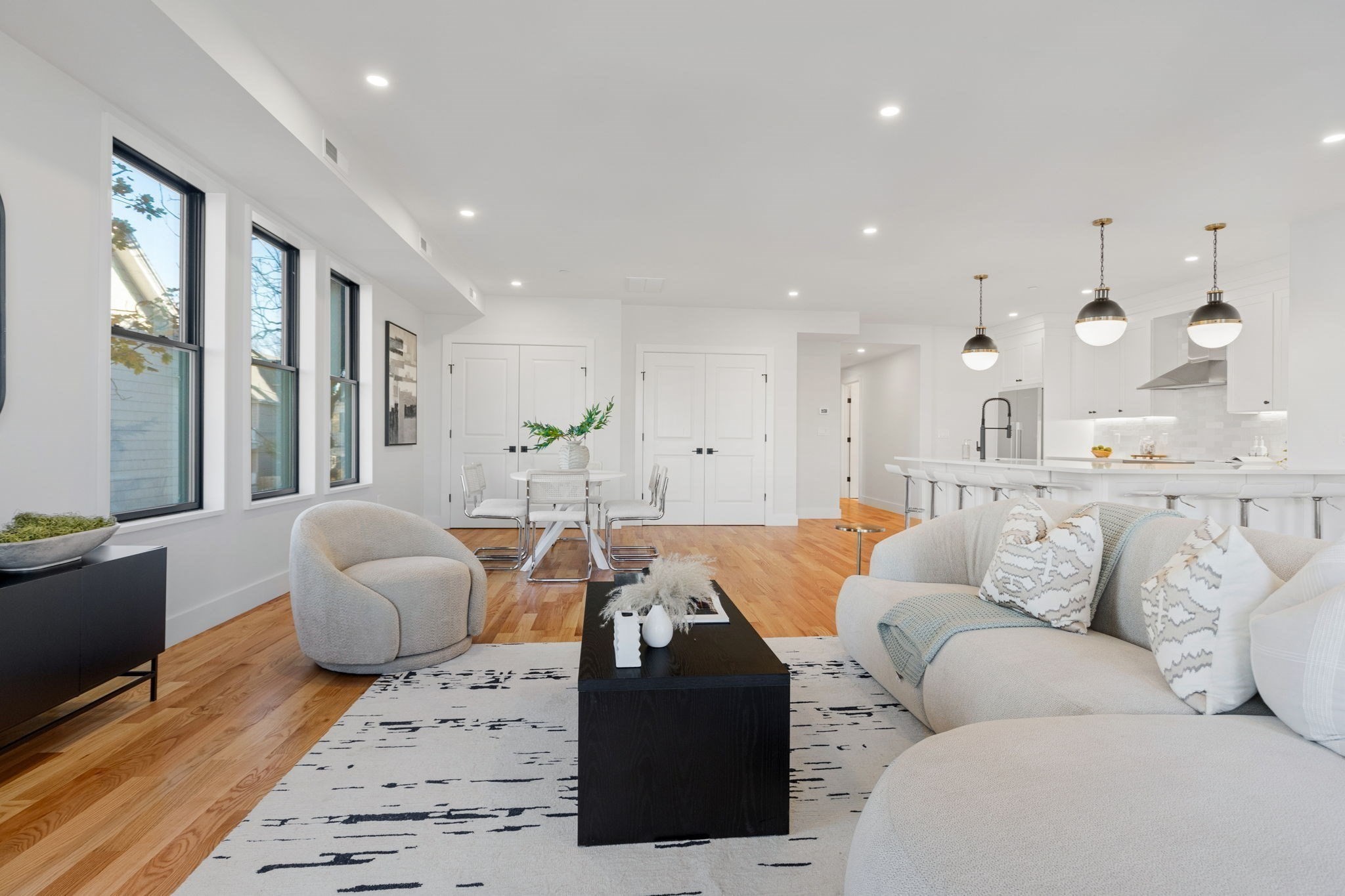 dorchester - #73342905