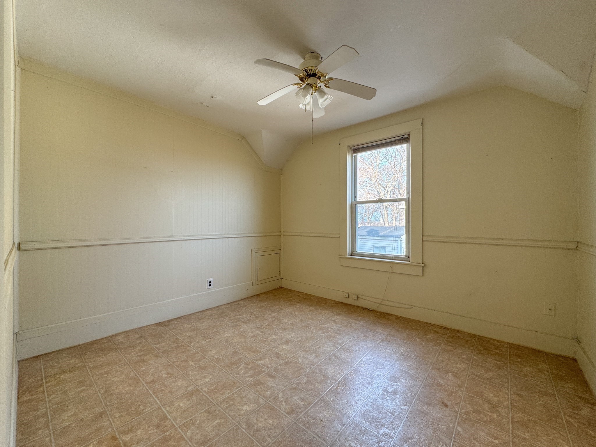 34 Smithfield Rd, Woonsocket, RI 02895 - Image 14