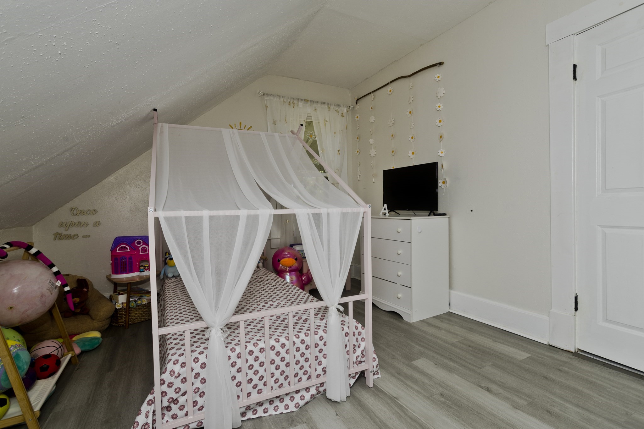 4 Columbia St, Holyoke, MA 01040 - Image 34