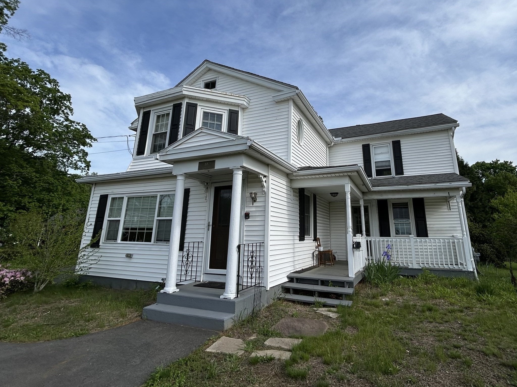 88 South St, Agawam, MA 01001