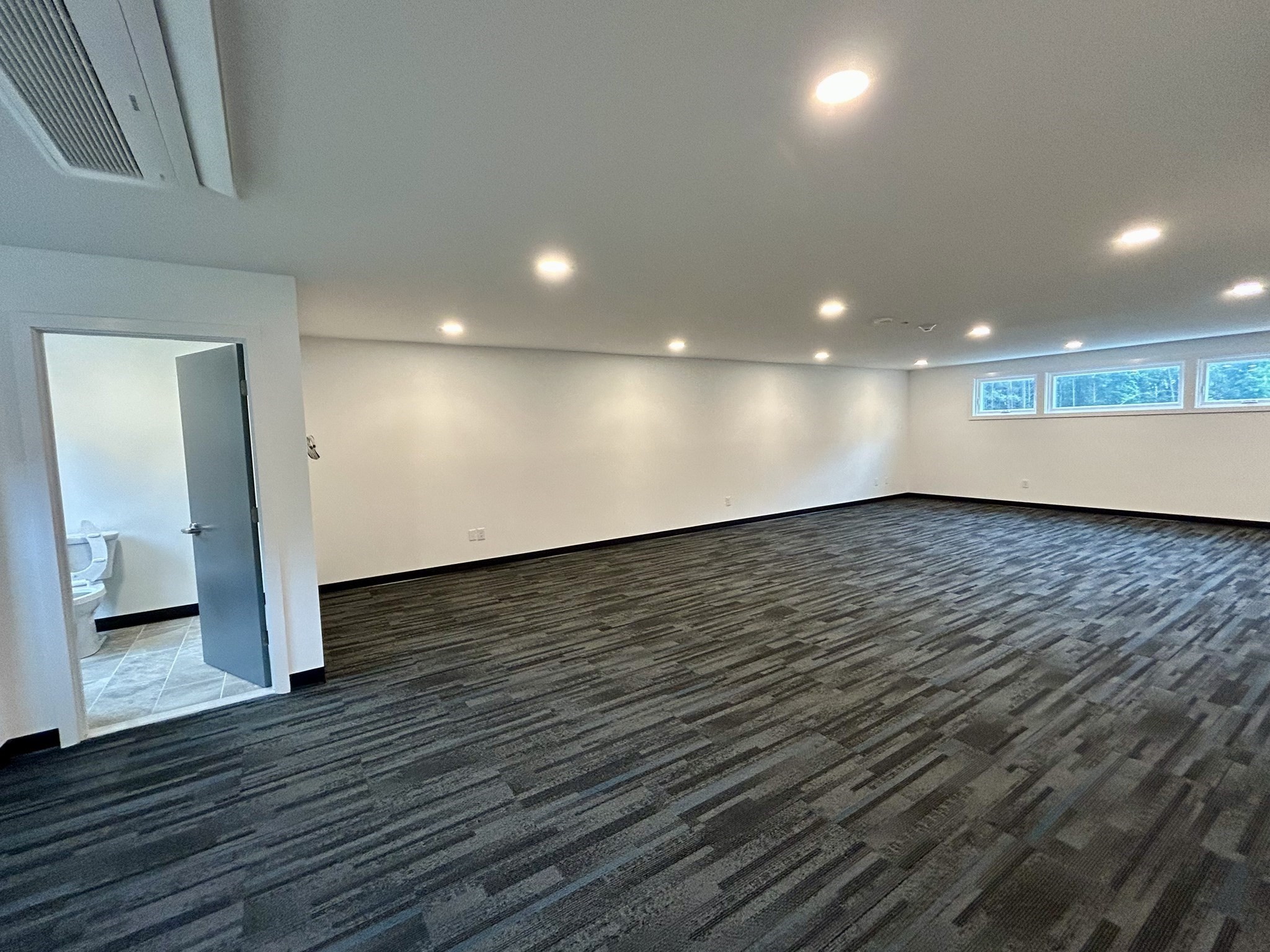 15 Oneil St, 2nd Floor Left, Easthampton, MA 01027 - Image 6