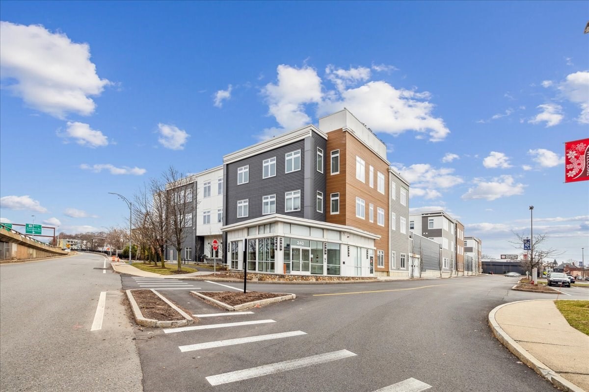 240 Mystic Avenue Unit 227, Somerville, MA 02145