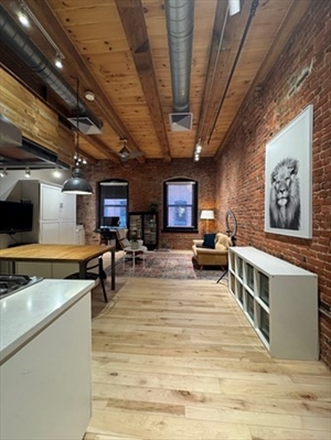 21 Wormwood St, Apt 218