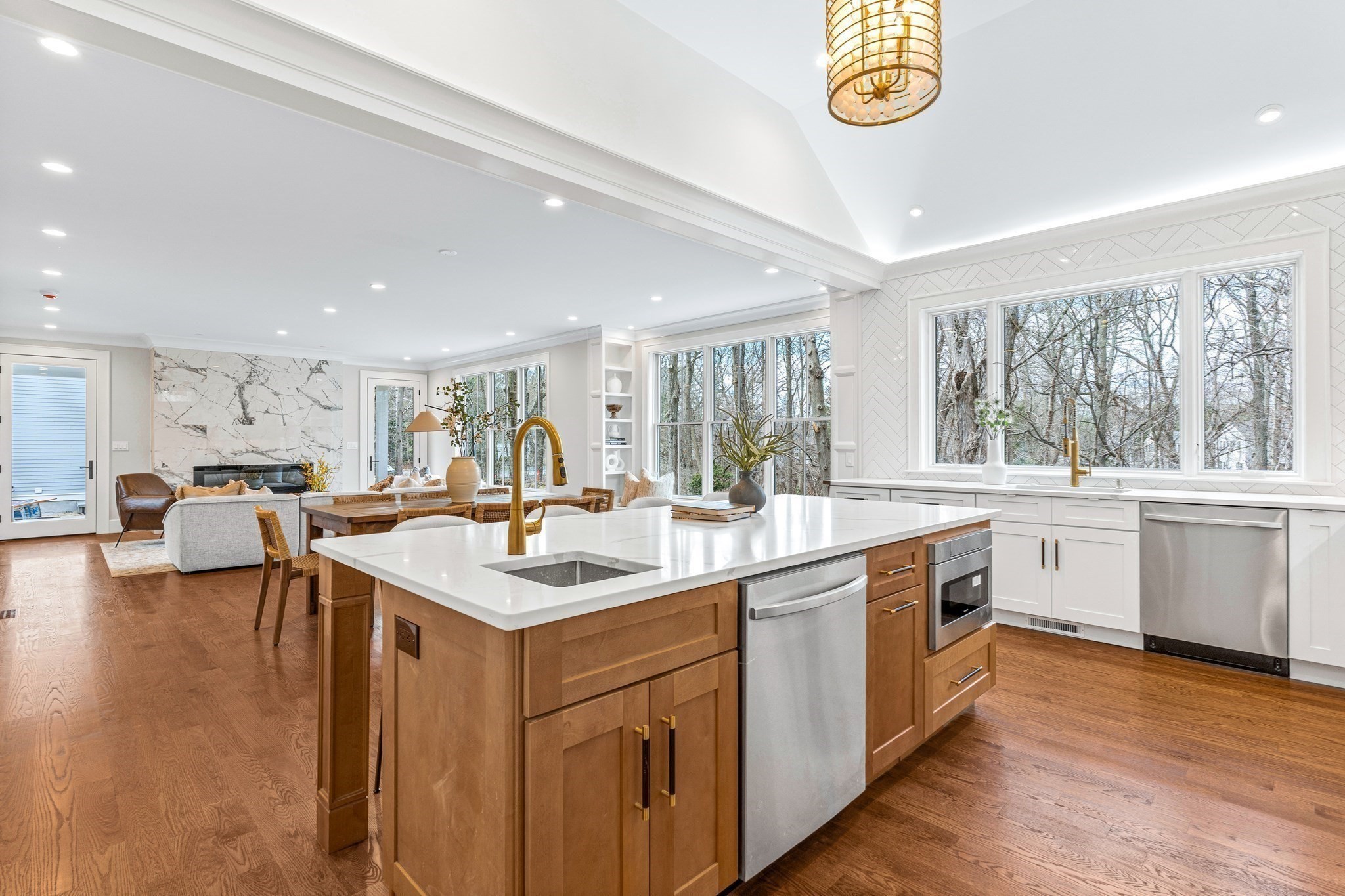 wellesley - #73351786