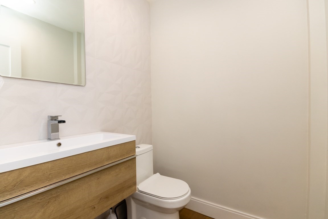 dorchester - #73353190