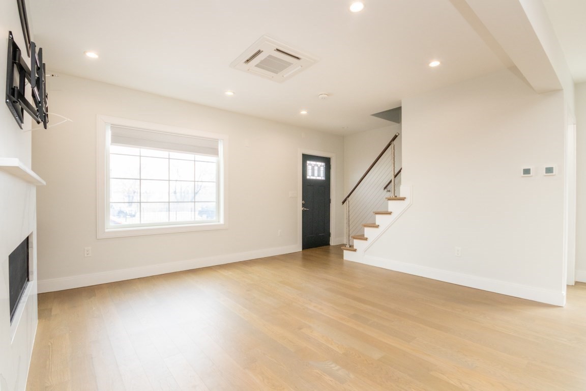 dorchester - #73353190