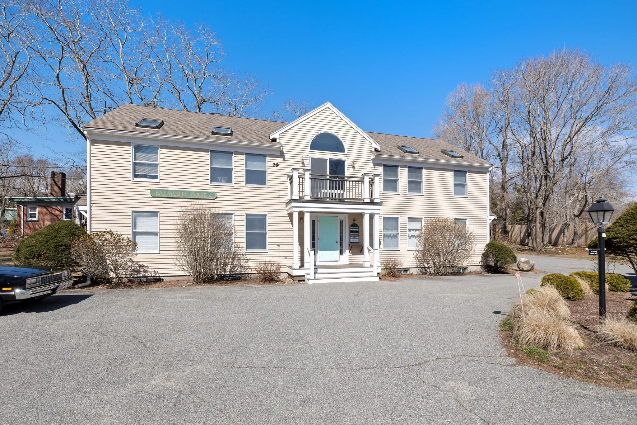 29 Simpson Ln, Falmouth, MA 02540