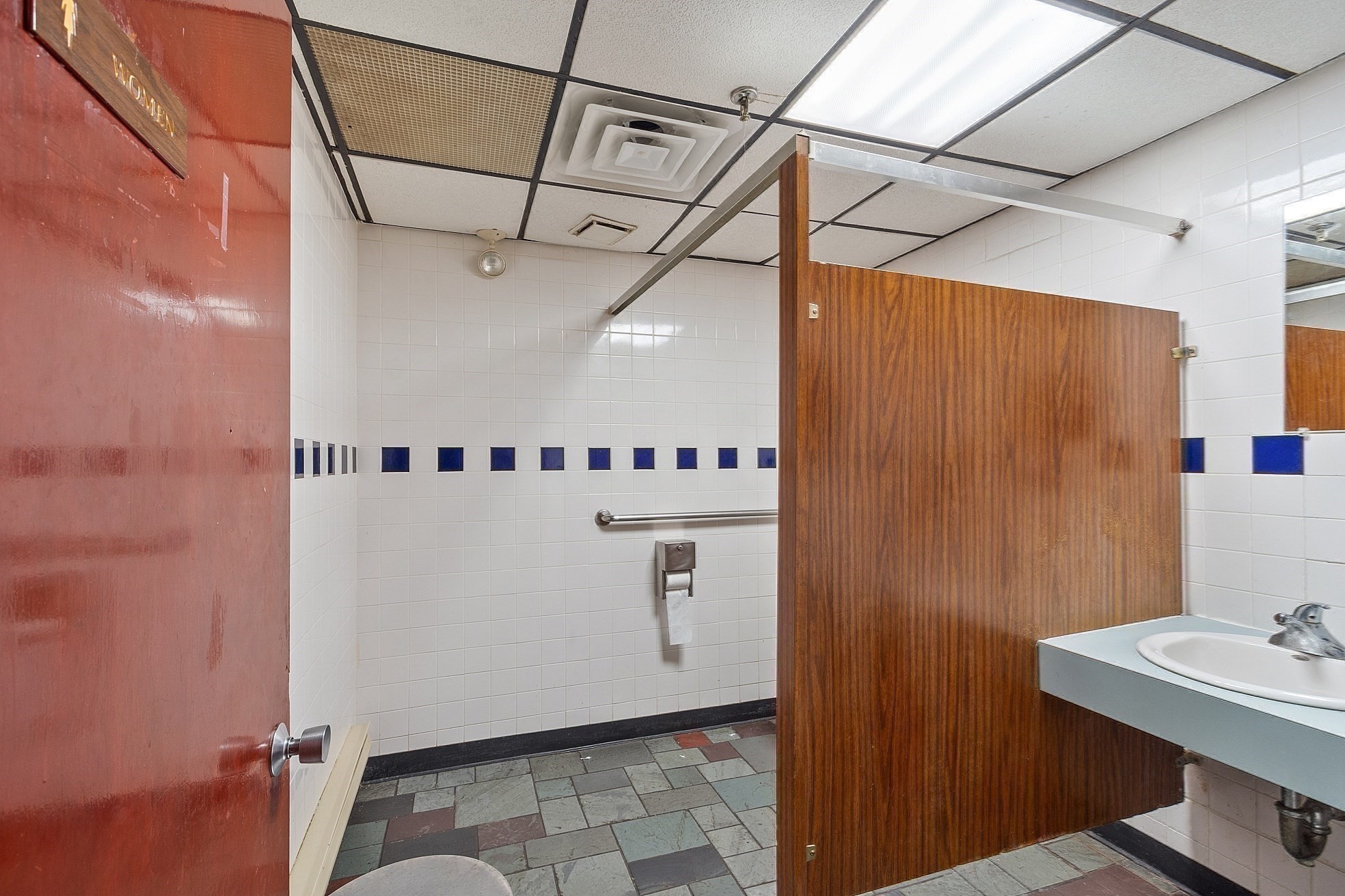 885 Main Street, Tewksbury, MA 01876 - Image 32