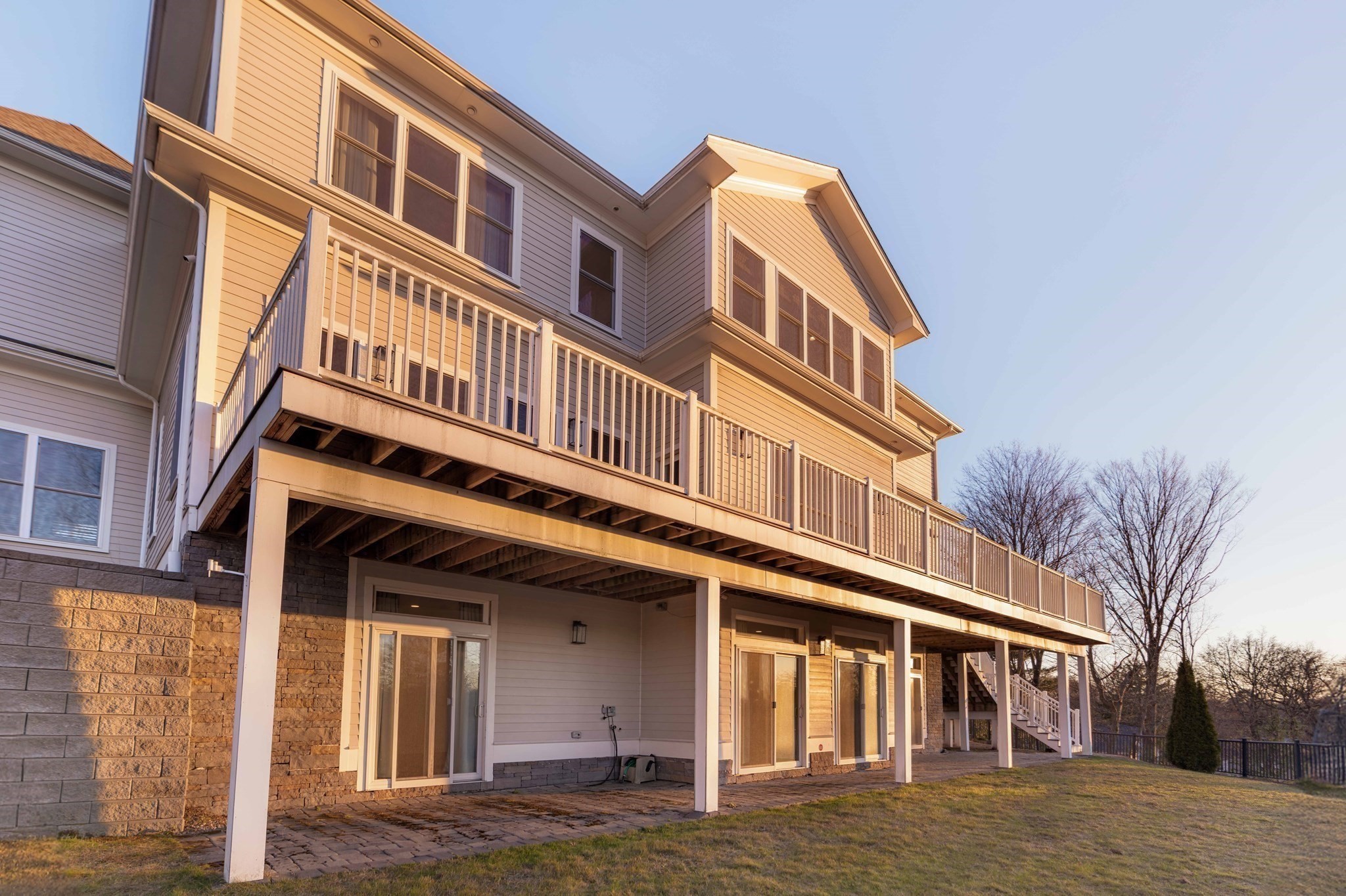 42 Sunhill Ln, Newton, MA 02459