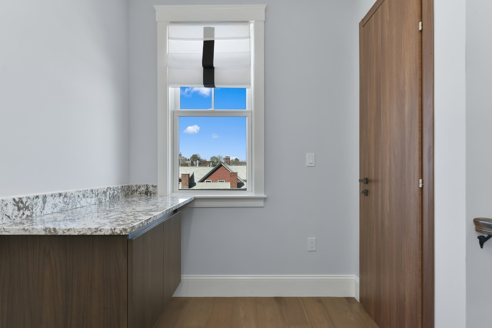 dorchester - #73357920