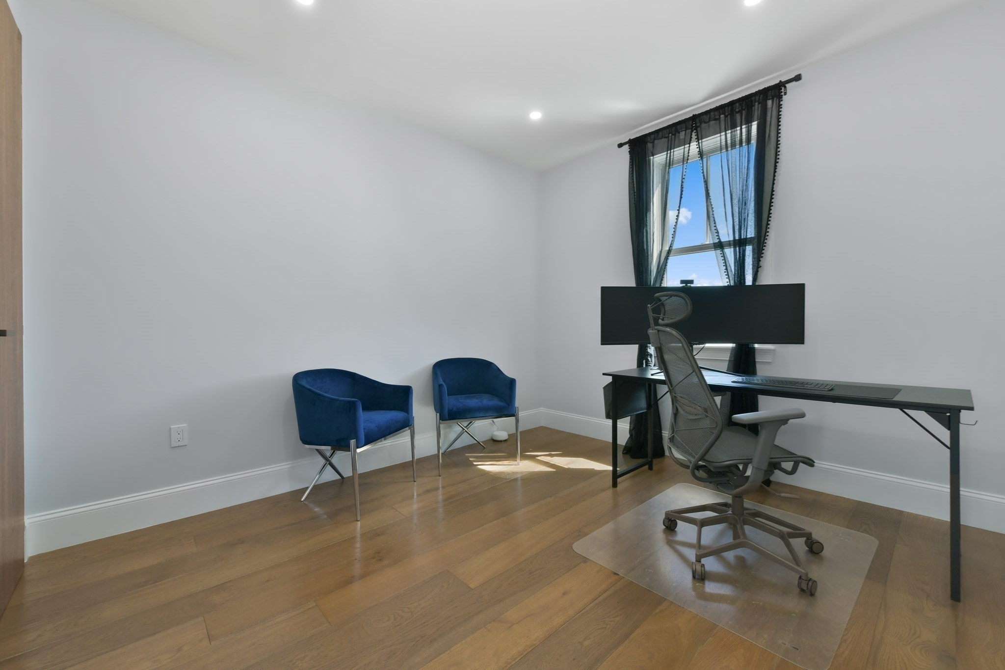 dorchester - #73357920