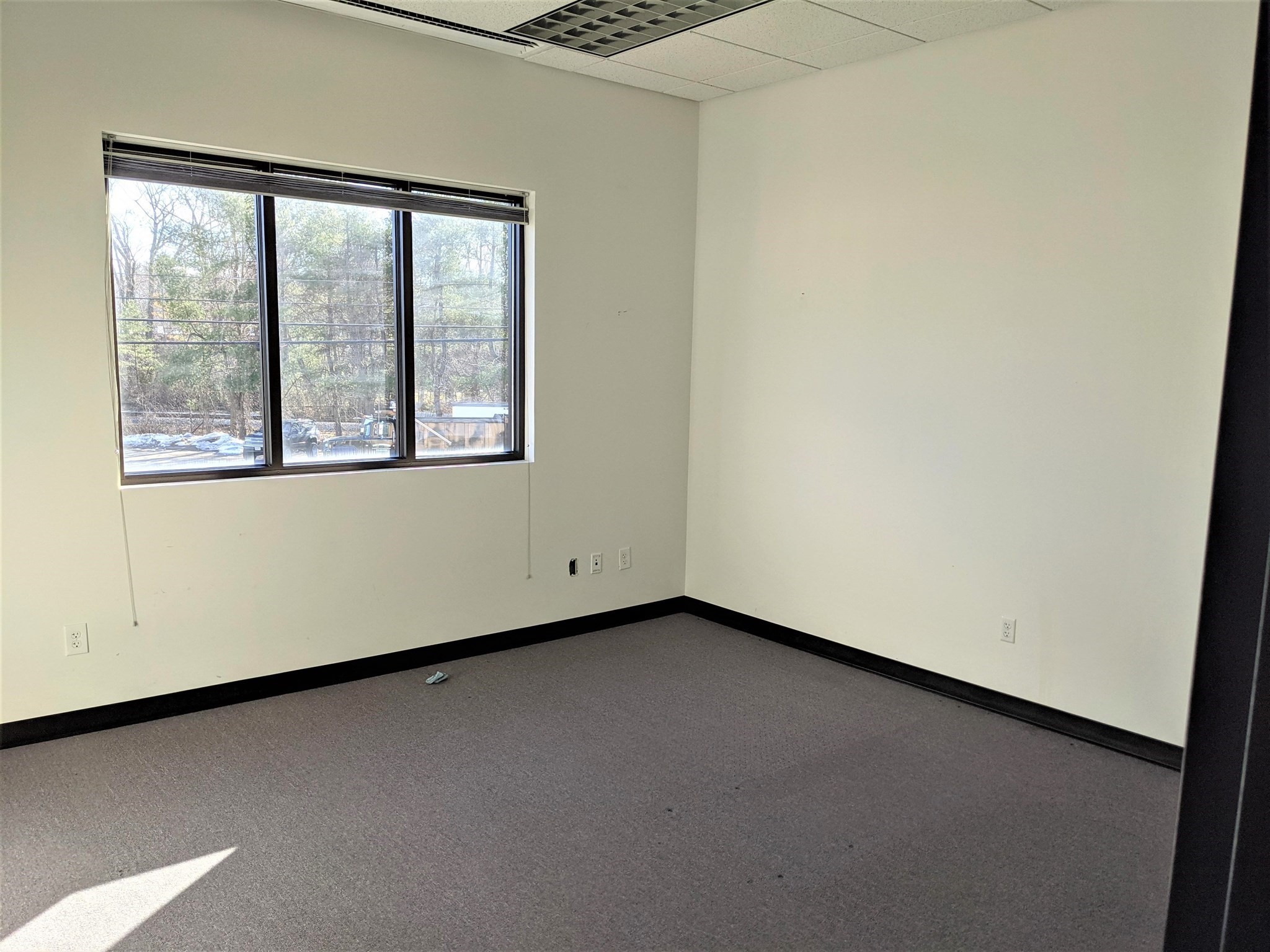 890 East St, Tewksbury, MA 01876 - Image 9