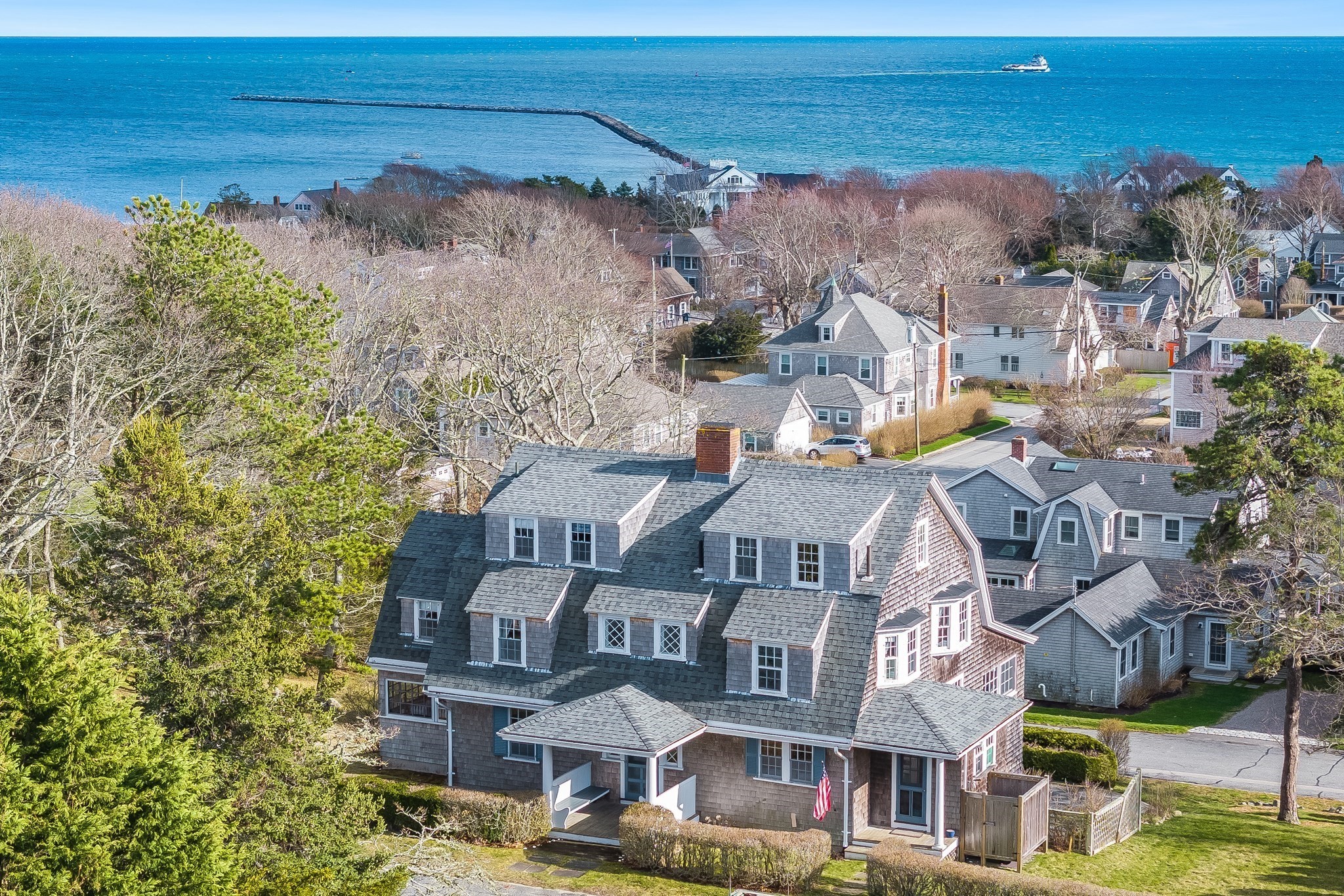 35 Grayton Ave, Barnstable, MA 02647