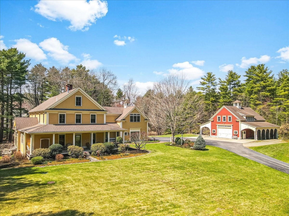 10 Pettees Pond Lane, Walpole, MA 02081