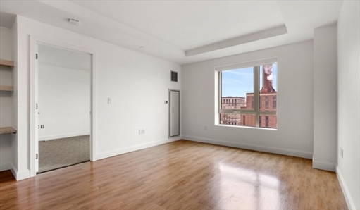 99 Kneeland St, Apt 713