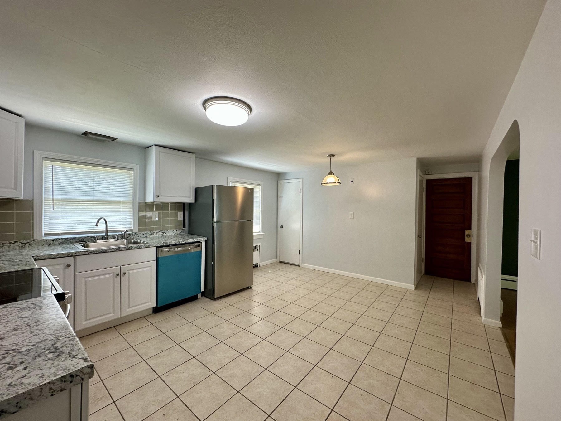 137 Carroll St, Springfield, MA 01108 - Image 4