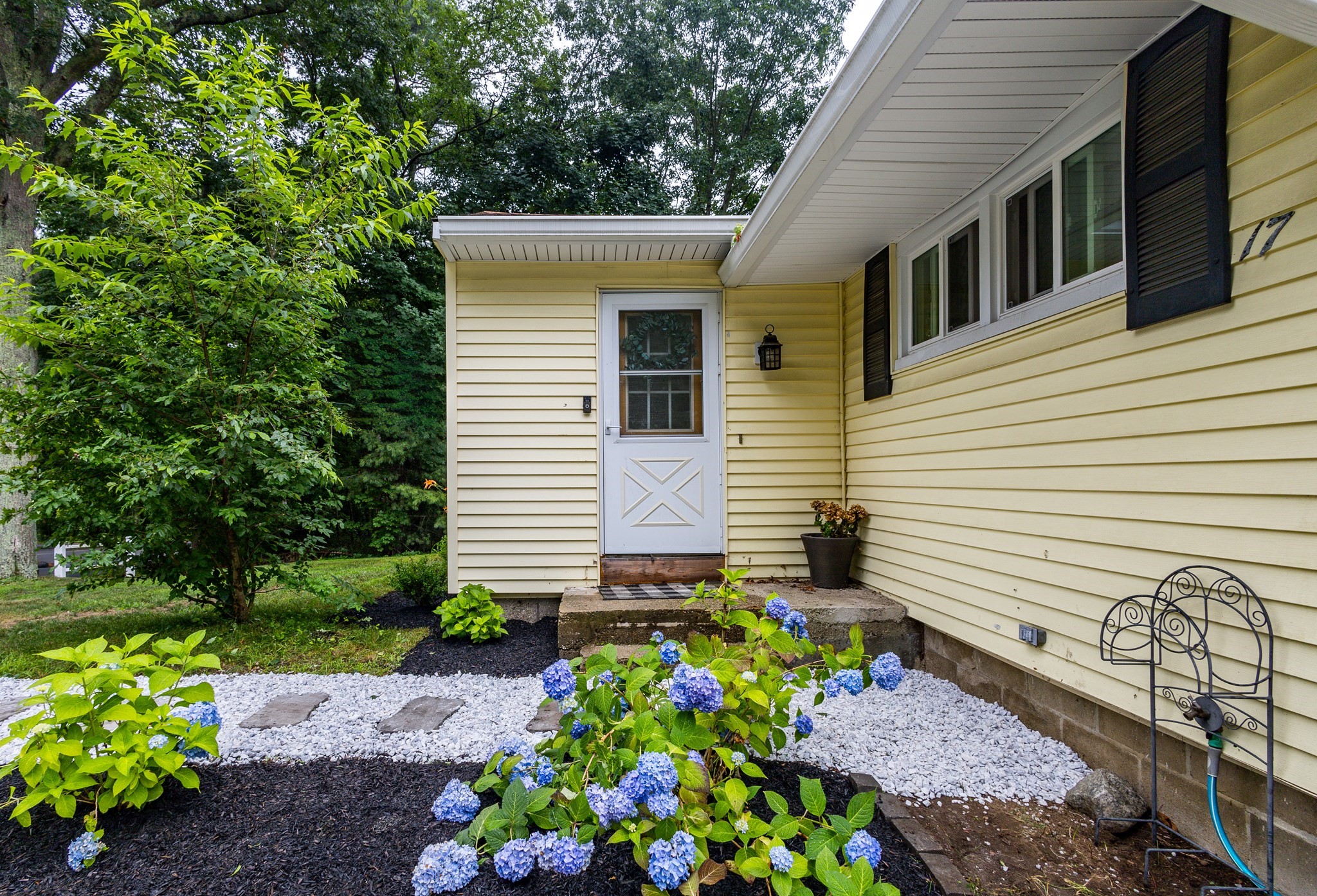 17 Pine St, Bellingham, MA 02019 - Image 1