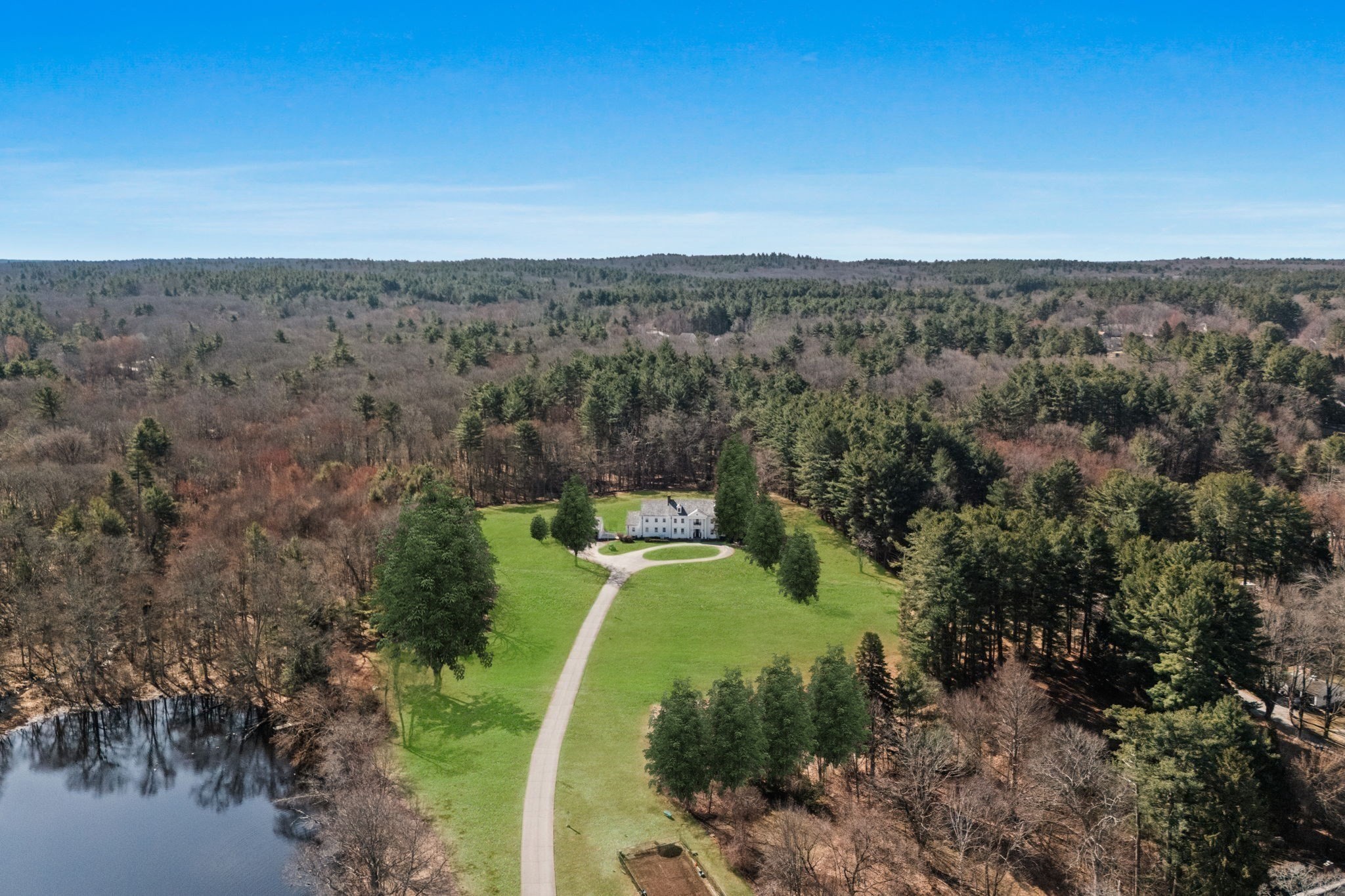 229-189 Main St, Douglas, MA 01516