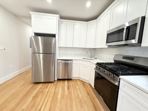 36 Raven St, Apt 1