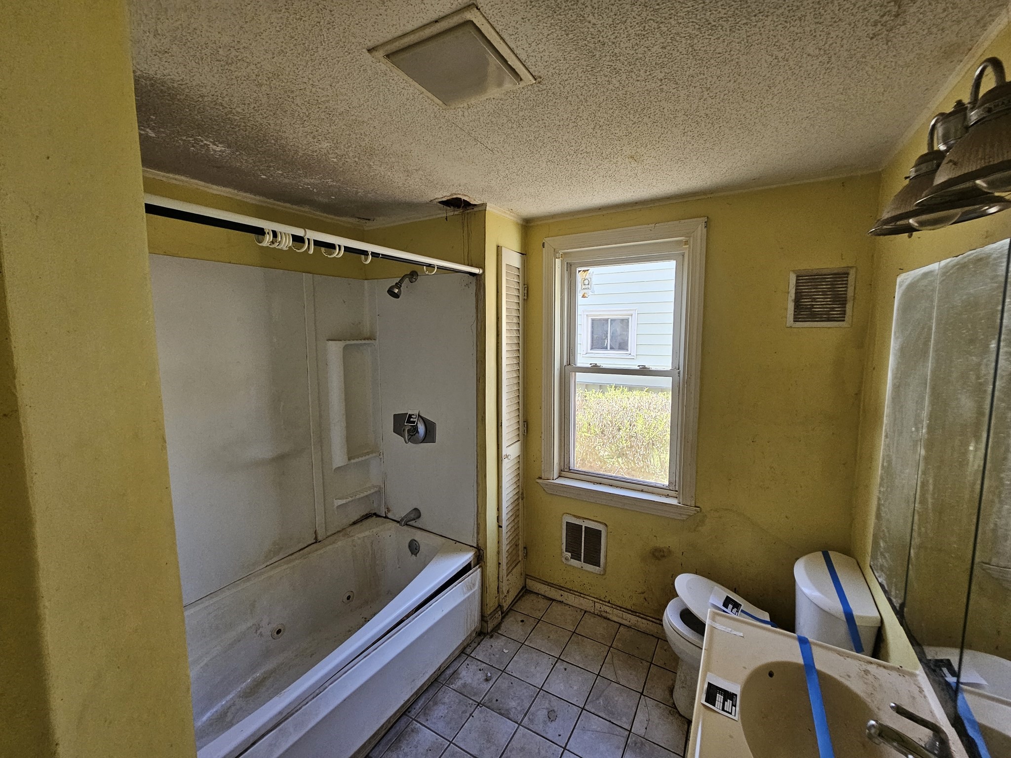 227 Deerfield St, Greenfield, MA 01301 - Image 8