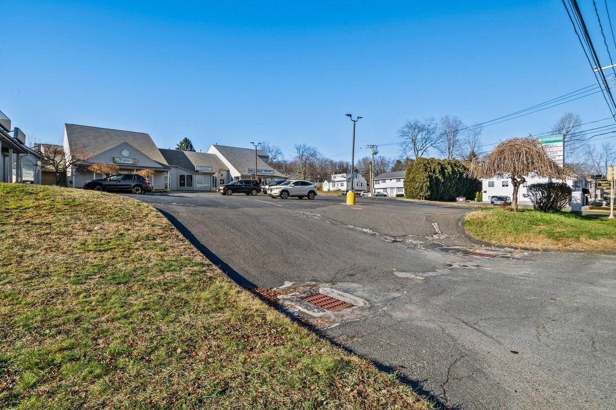 343 N Westfield St, Agawam, MA 01030 - Image 8