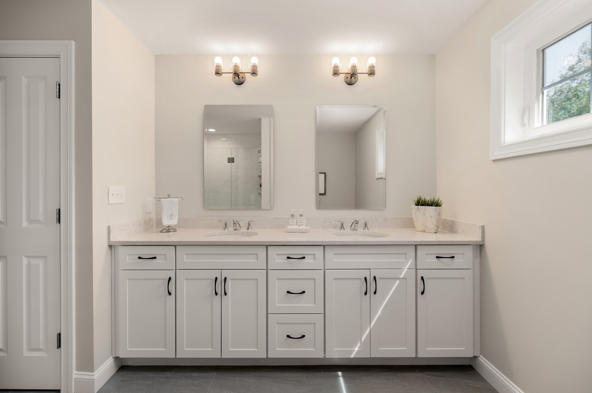 stoneham - #73365638
