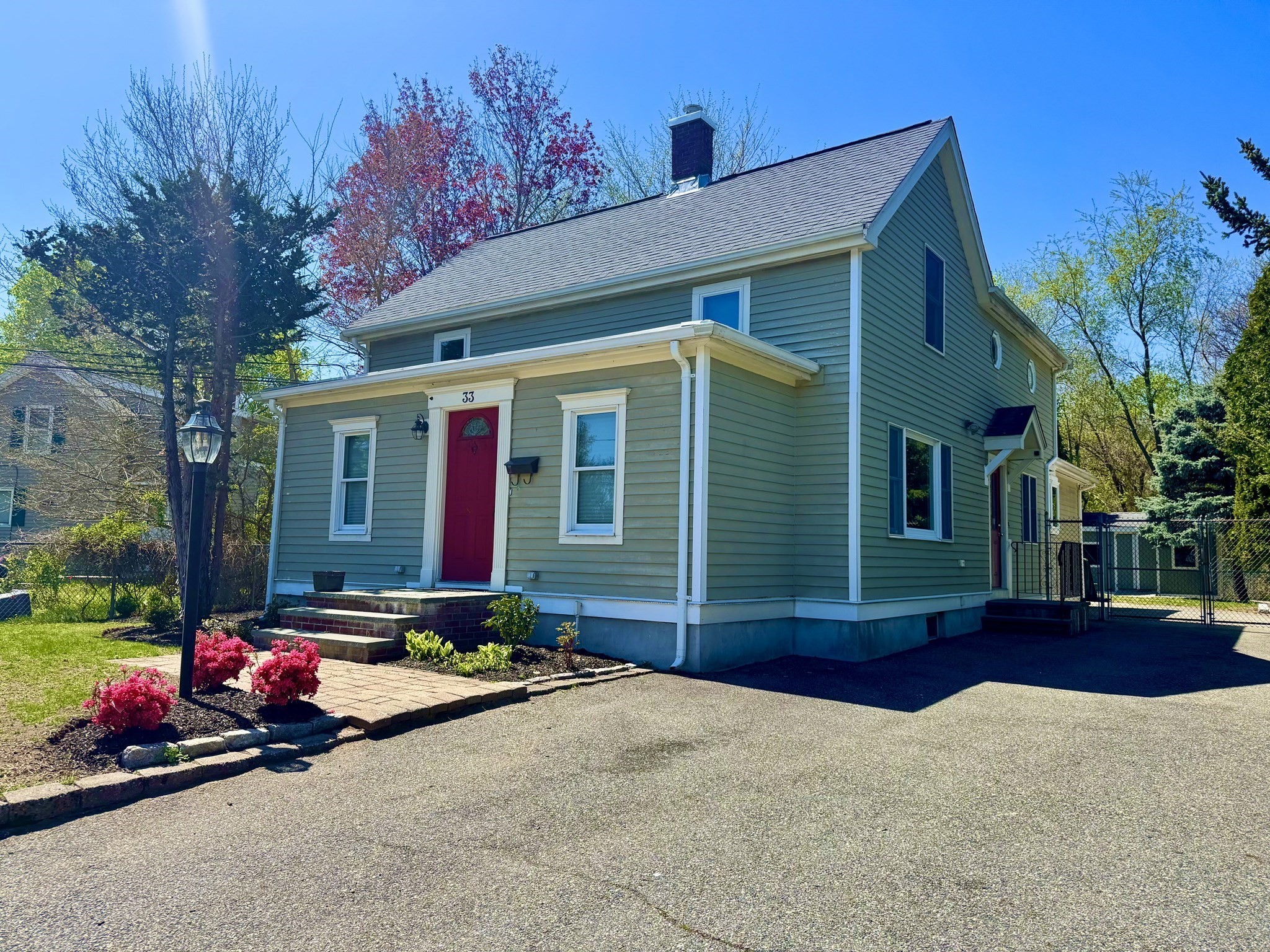 33 Lill Avenue, Newton, MA 02465