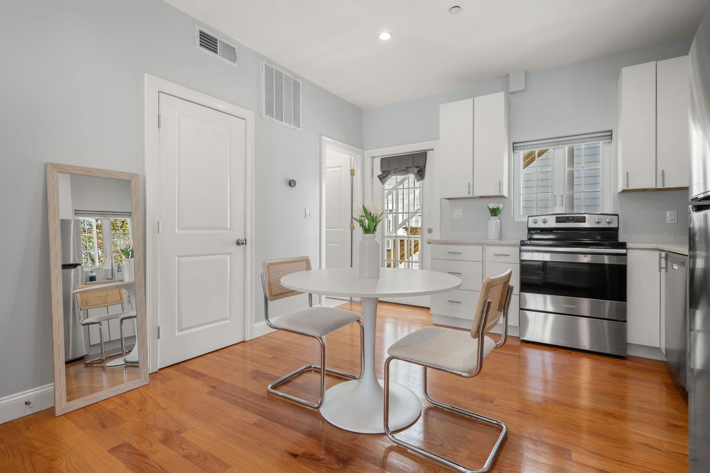 309 309-311 Sumner Street Unit 2R, Boston - East Boston, MA 02128