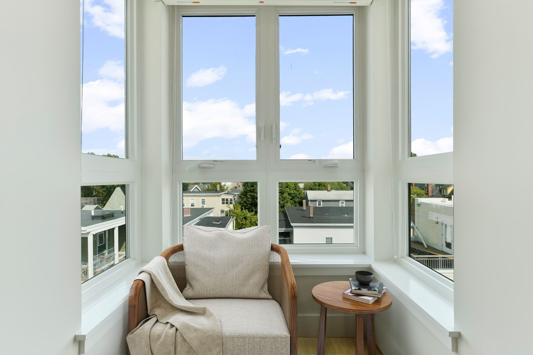 1963 Massachusetts Avenue Unit 404, Cambridge, MA 02140