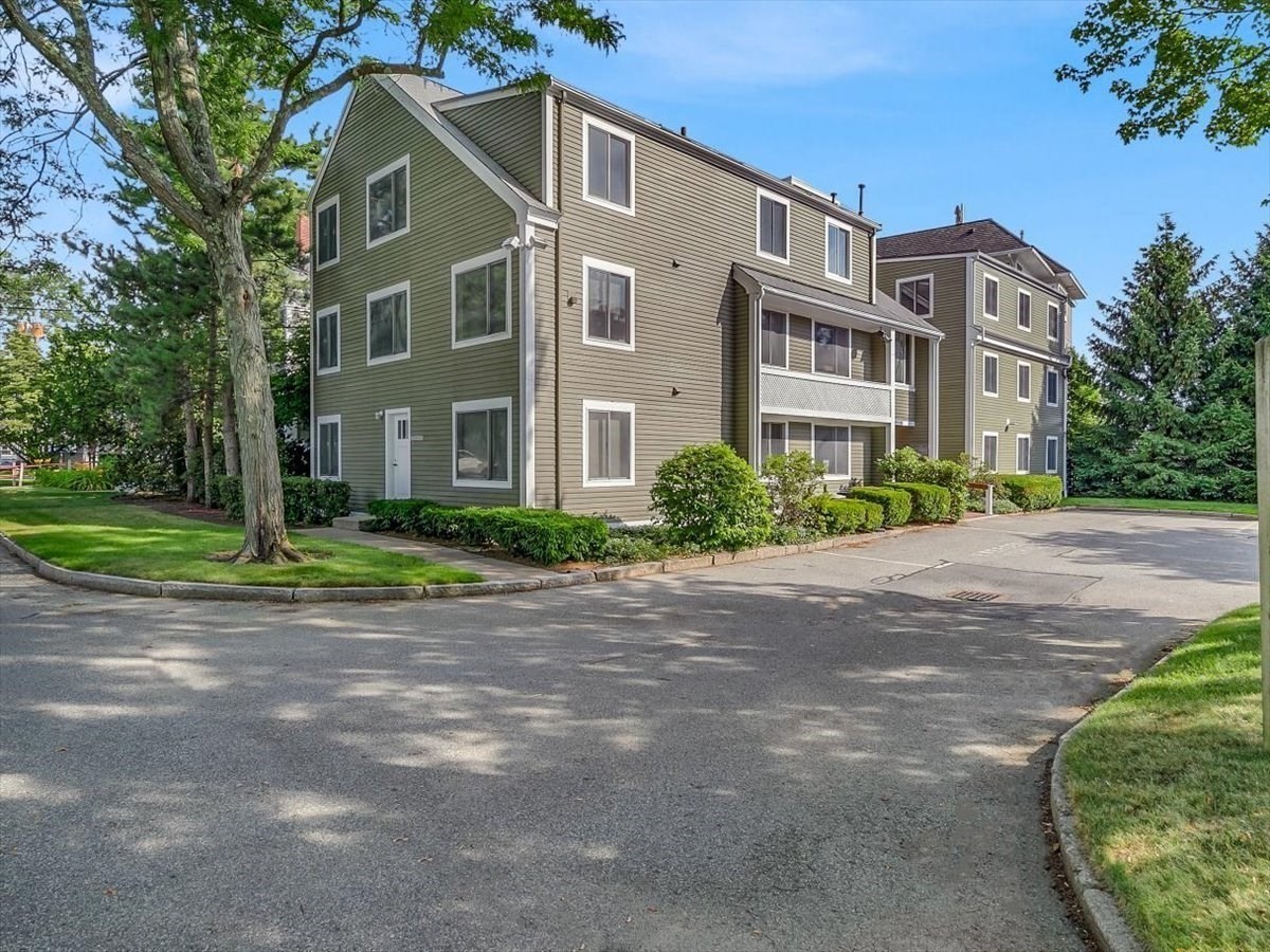 205 Willow St, Hamilton, MA 01982 - Image 4