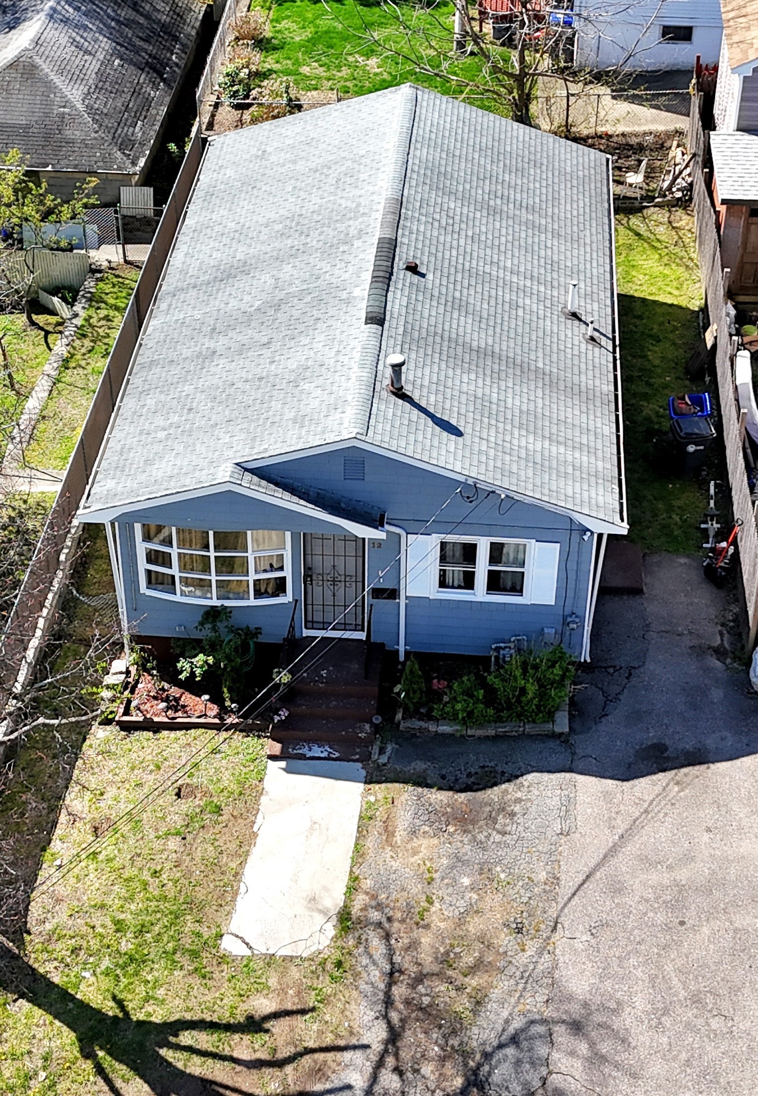 12 Rangeley St, Providence, RI 02908