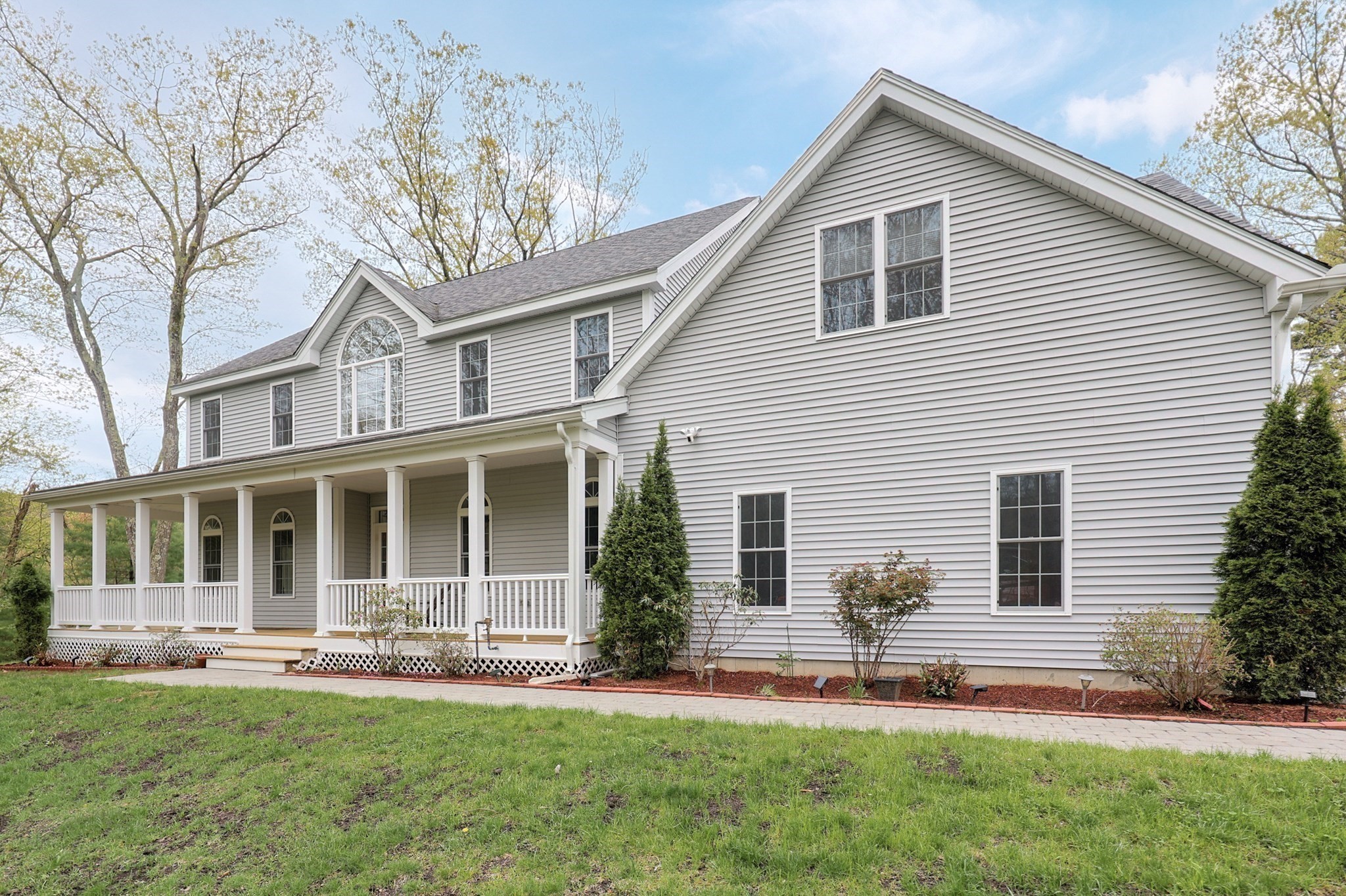 holliston - #73370071