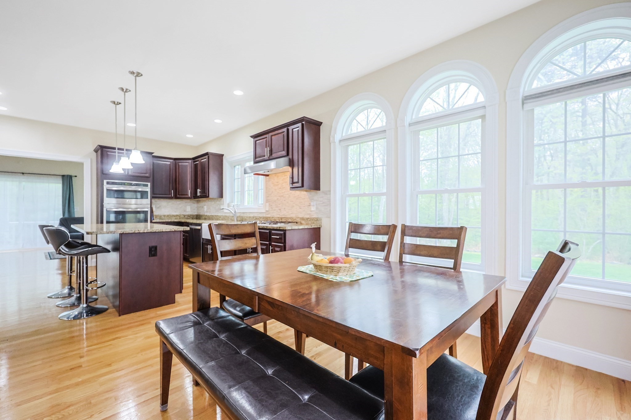holliston - #73370071
