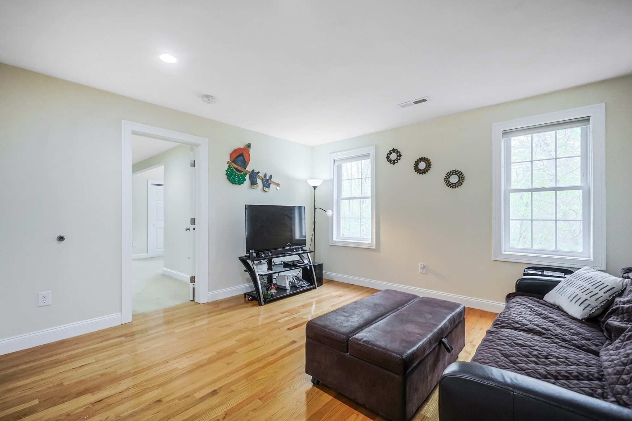holliston - #73370071