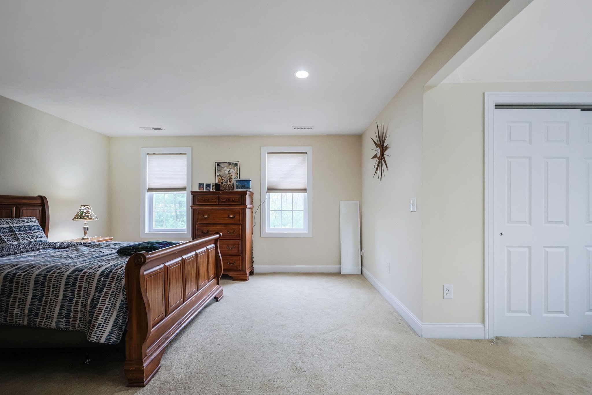 holliston - #73370071