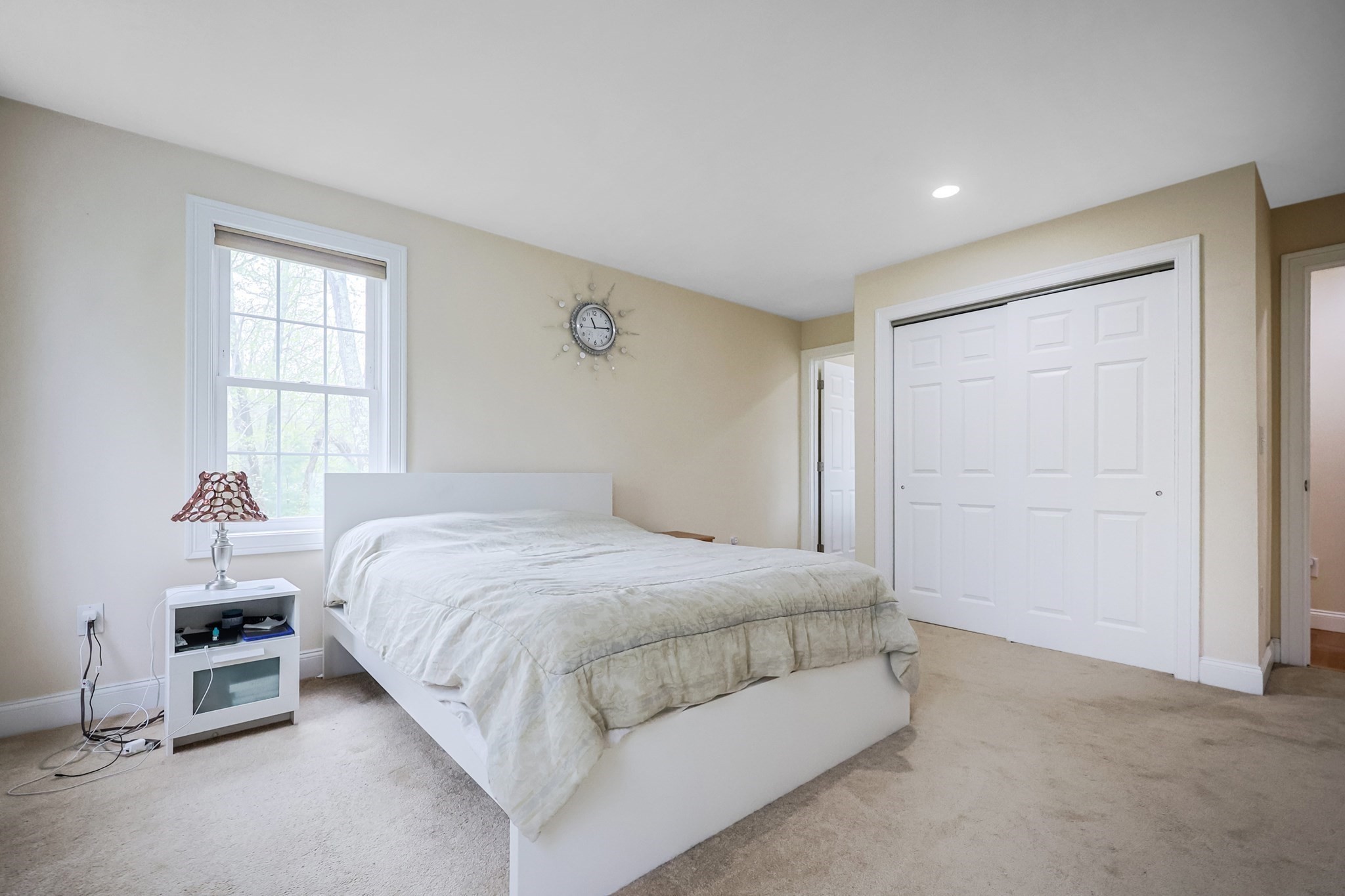holliston - #73370071