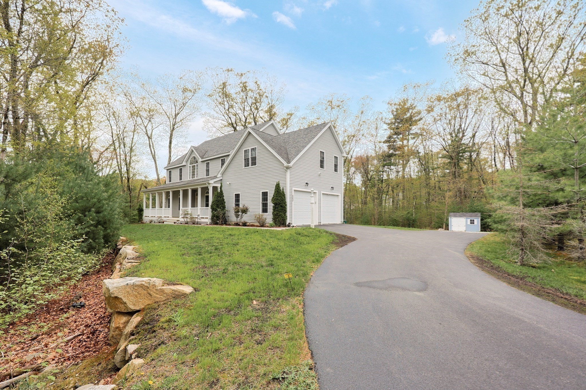 holliston - #73370071