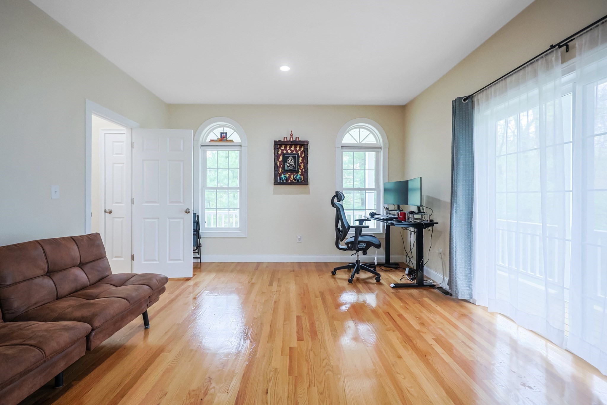 holliston - #73370071