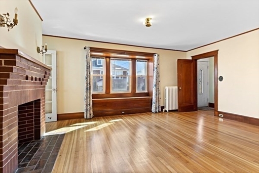 64 Beaumont St, Apt 1