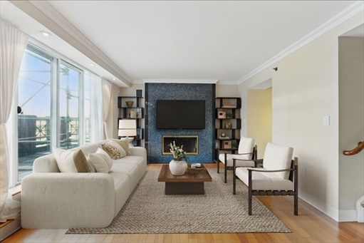 10 Rogers St, Apt PH19