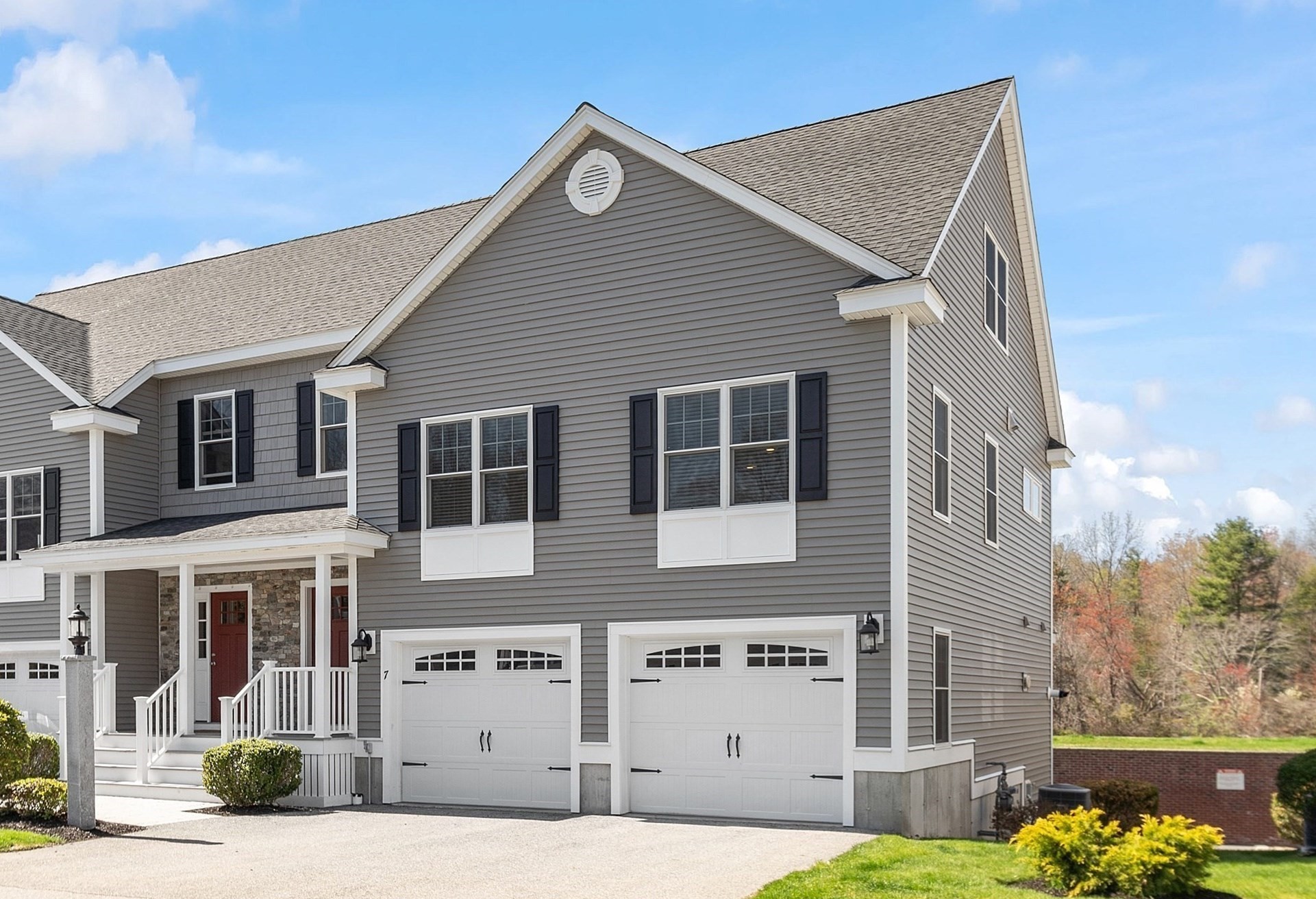 On Ten Place Condos - Westford
