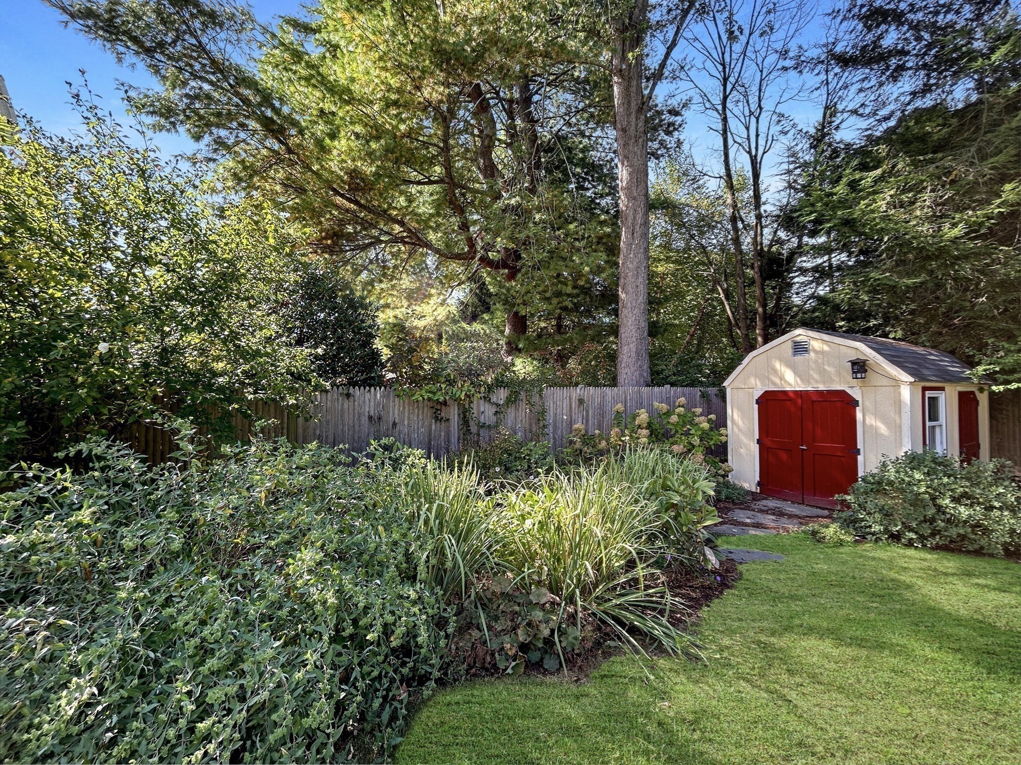 wellesley - #73371708