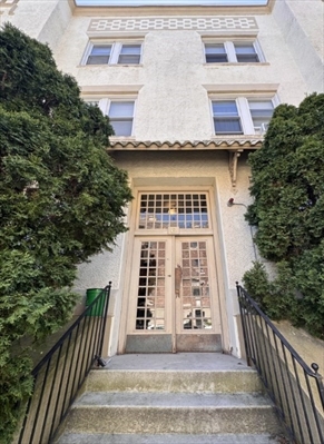 6 Radcliffe Rd., Apt 1