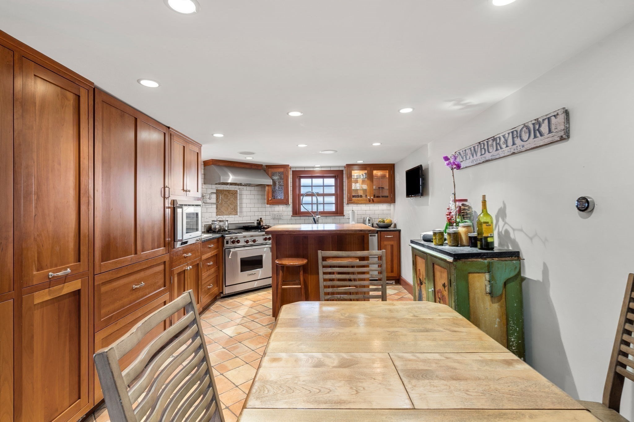 newburyport - #73373803