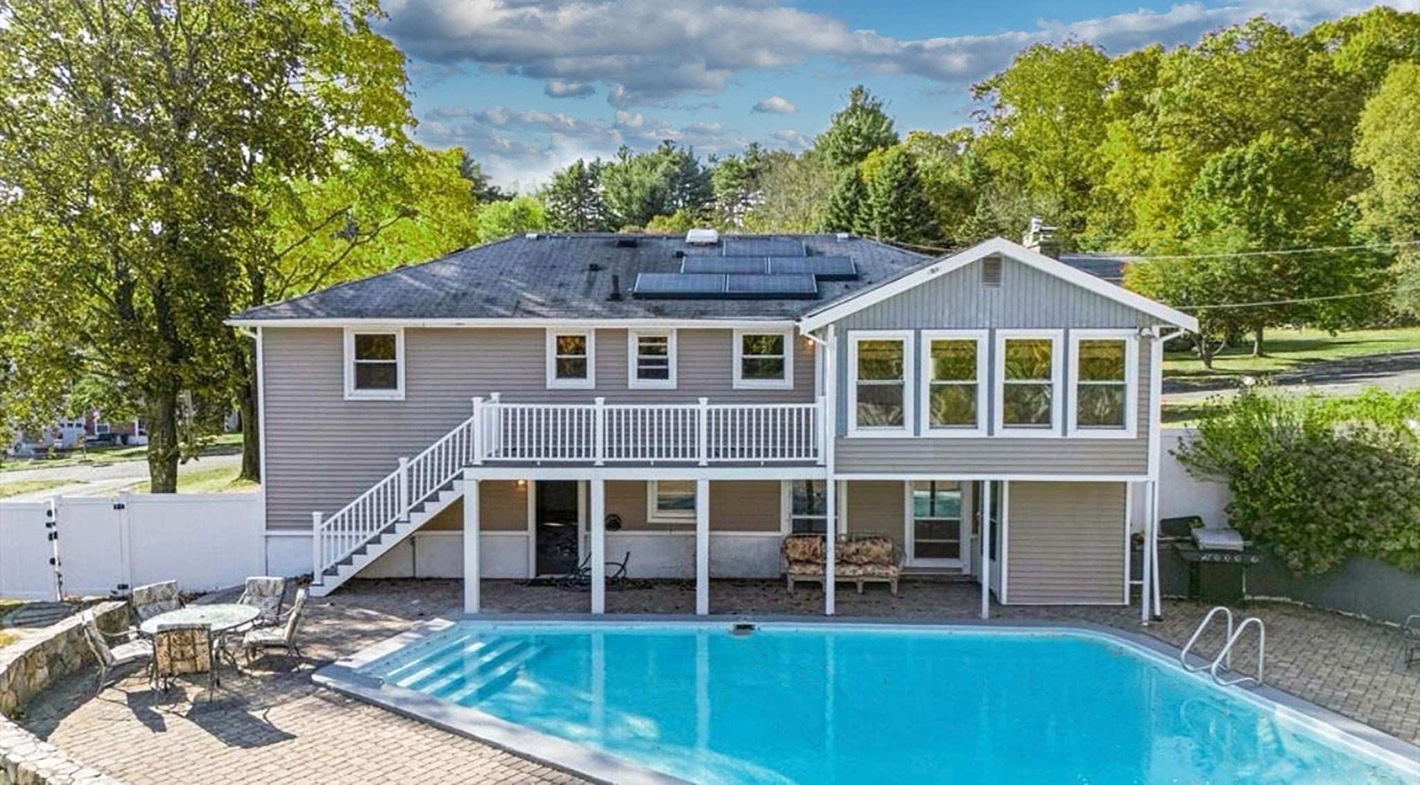 41 Briarwood Rd, Framingham, MA 01701