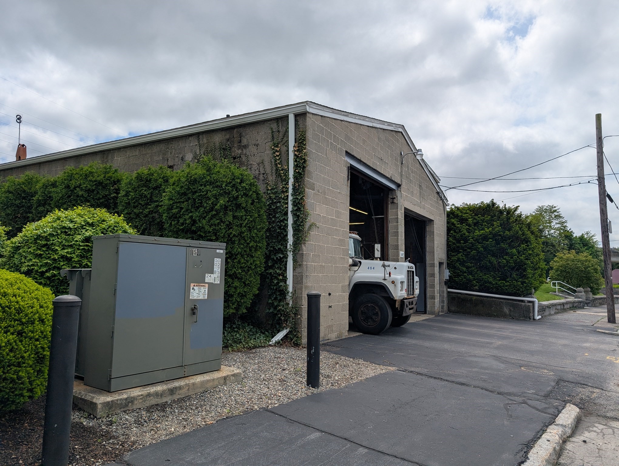 142 W Boylston Dr, Worcester, MA 01606 - Image 2